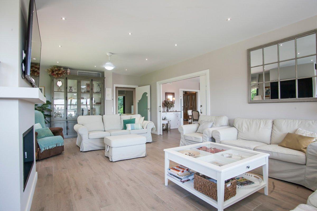 Talo Castelldefels, Barcelona, Espanja 7 makuuhuonetta, 788 m2 No. 23030