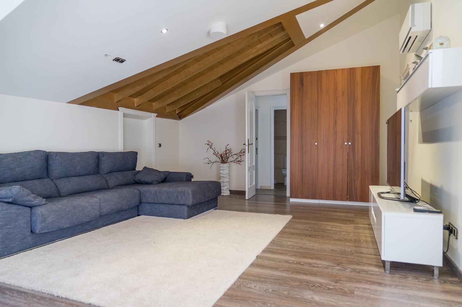 Māja Castelldefels, Barcelona, Spānijā 7 istabas, 642 m2 Nr. 23031