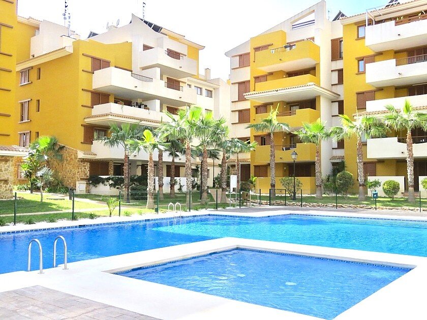 Apartment à Punta Prima, Alicante, Espagne 3 chambres, 98 m2 No. 111404
