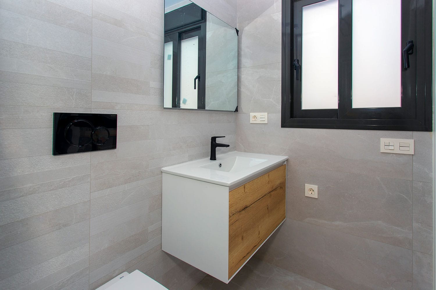 Apartment in Torrevieja, Alicante, Spain 2 bedrooms, 86 sq.m. No. 116199