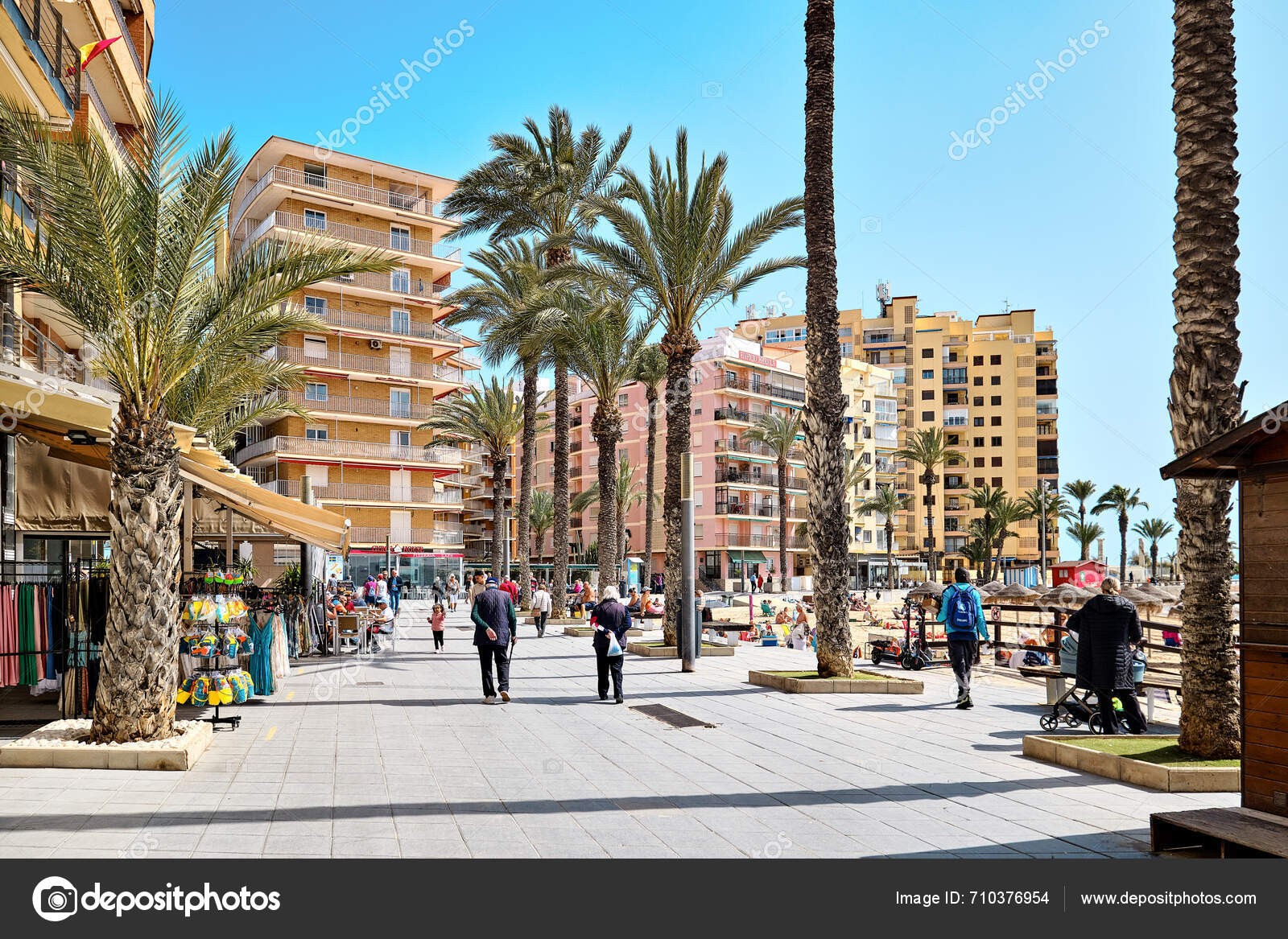 Apartment in Torrevieja, Alicante, Spain 2 bedrooms, 86 sq.m. No. 116199