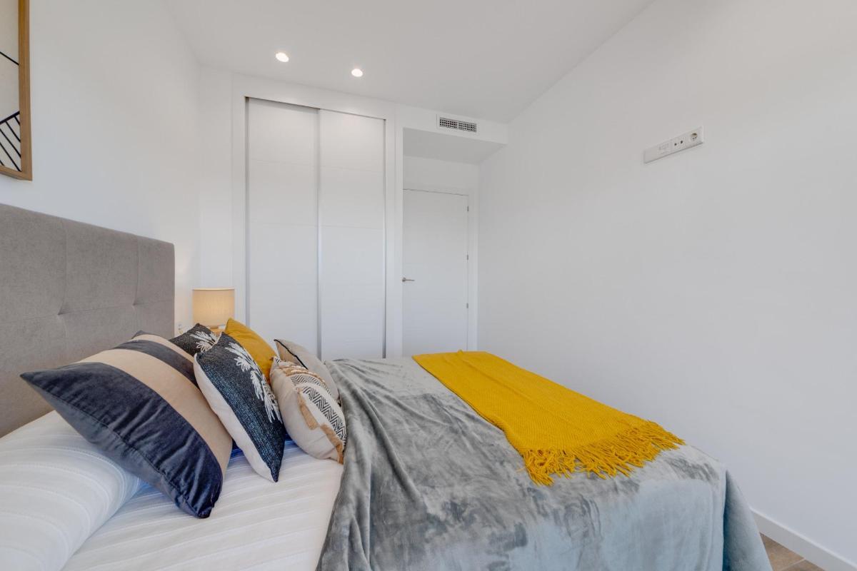 Apartment in Los Arenales Del Sol, Alicante, Spain 2 bedrooms, 117 sq.m. No. 96641