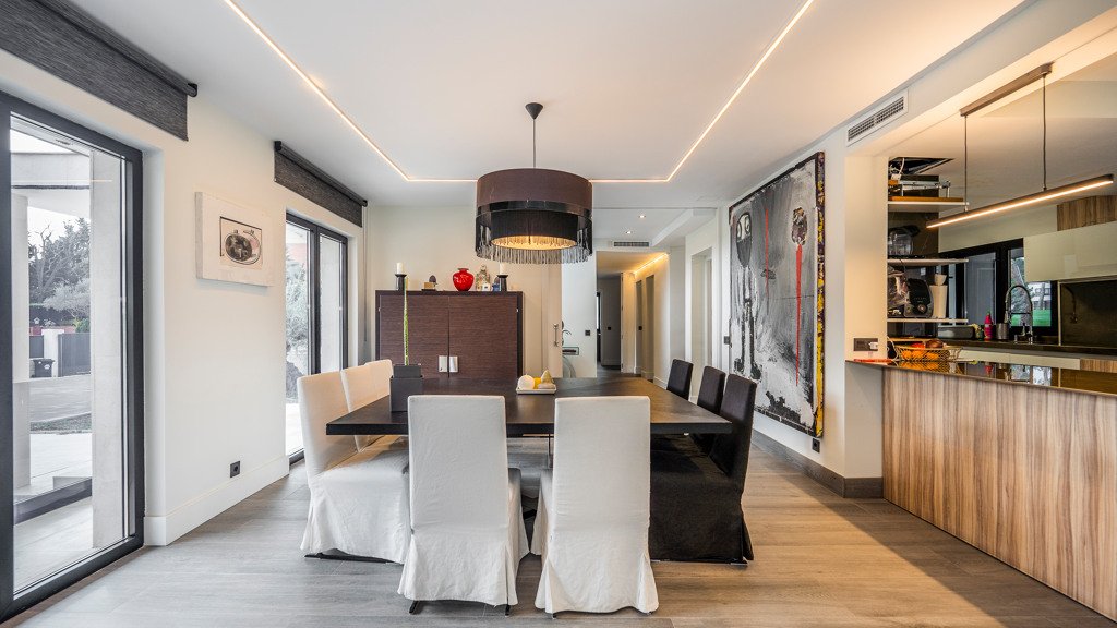 Huvila Madrid, Espanja 5 makuuhuonetta, 600 m2 No. 88692