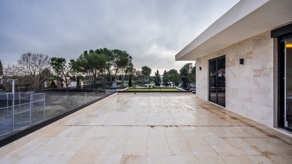 Huvila Madrid, Espanja 5 makuuhuonetta, 600 m2 No. 88692