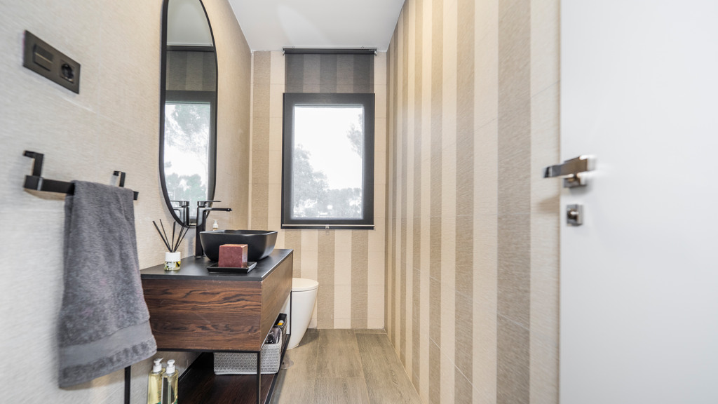 Huvila Madrid, Espanja 5 makuuhuonetta, 600 m2 No. 88692