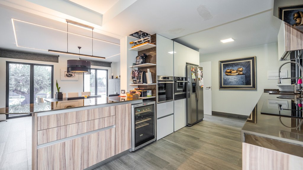 Huvila Madrid, Espanja 5 makuuhuonetta, 600 m2 No. 88692
