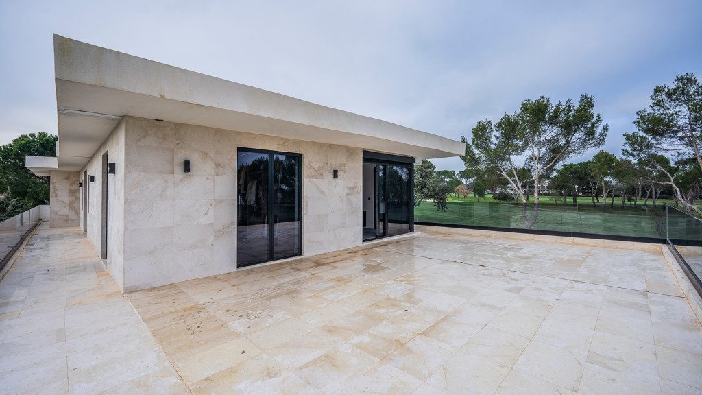 Huvila Madrid, Espanja 5 makuuhuonetta, 600 m2 No. 88692