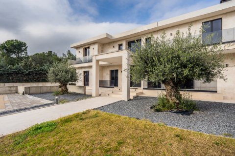 Villa à Madrid, Espagne 5 chambres, 600 m2 No. 88692