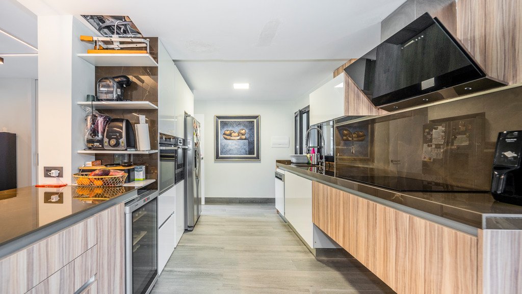 Huvila Madrid, Espanja 5 makuuhuonetta, 600 m2 No. 88692