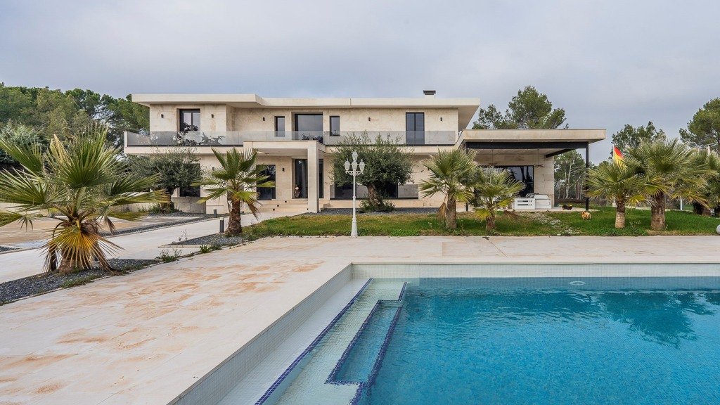 Huvila Madrid, Espanja 5 makuuhuonetta, 600 m2 No. 88692