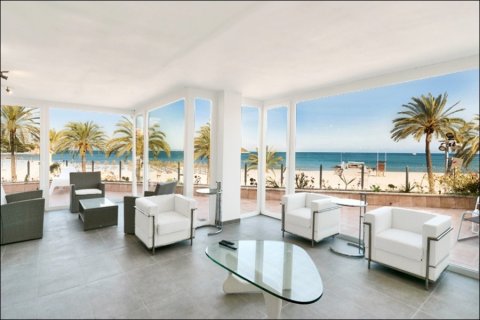 Apartment in Magalluf, Mallorca, Spain 4 bedrooms, 180 sq.m. No. 103757