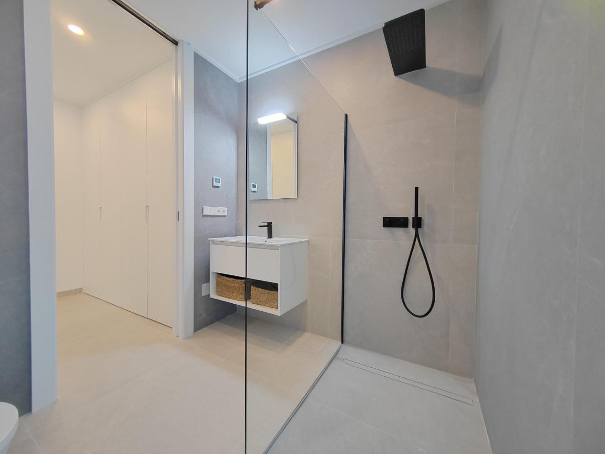 Villa a Ciudad Quesada, Alicante, Spagna 4 camere da letto, 275 mq. N° 100051