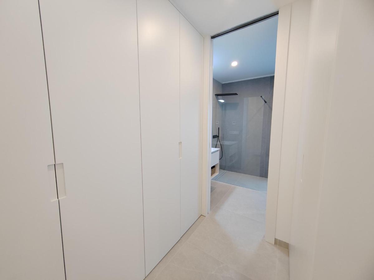Villa a Ciudad Quesada, Alicante, Spagna 4 camere da letto, 275 mq. N° 100051
