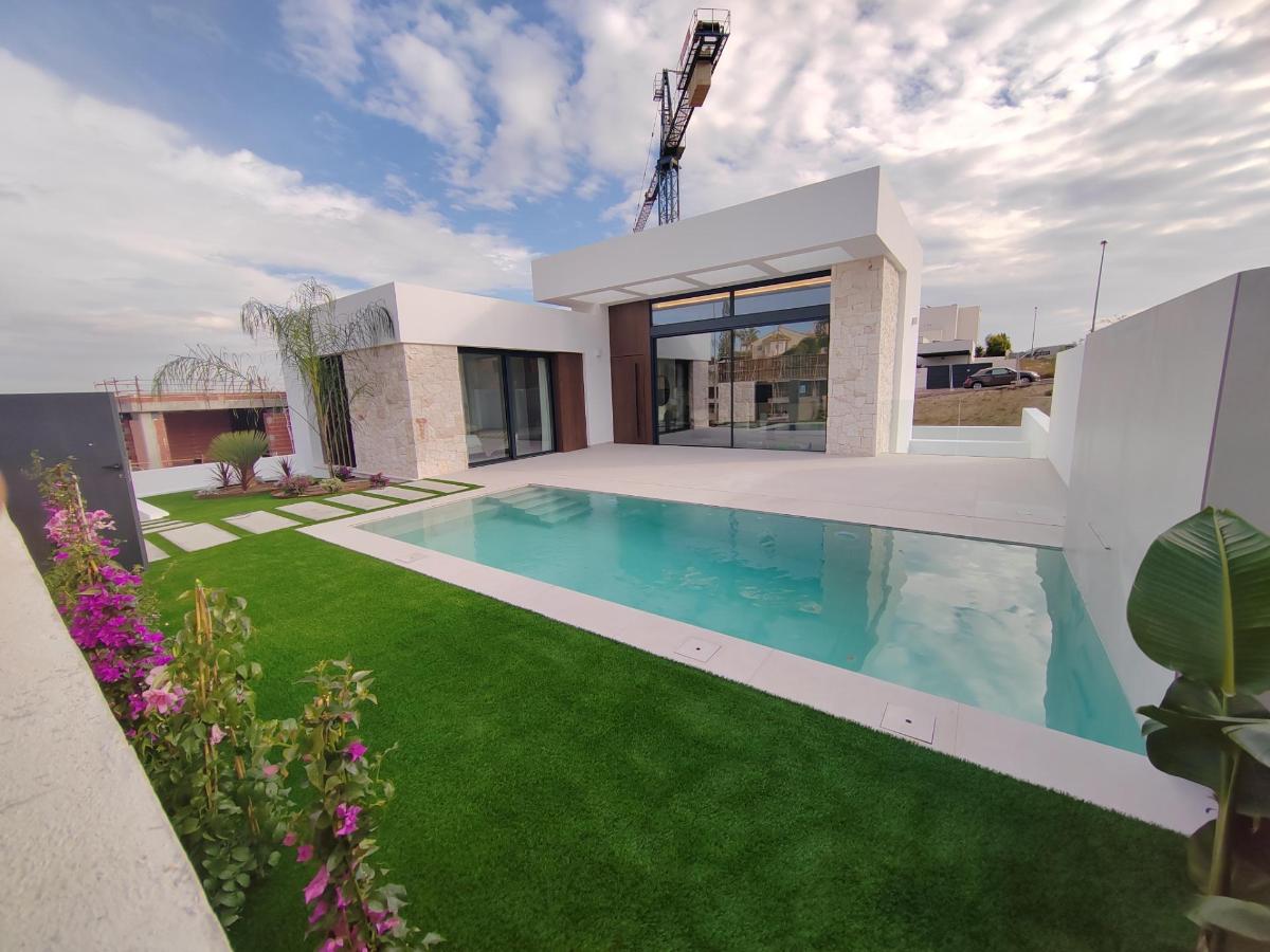 Villa a Ciudad Quesada, Alicante, Spagna 4 camere da letto, 275 mq. N° 100051