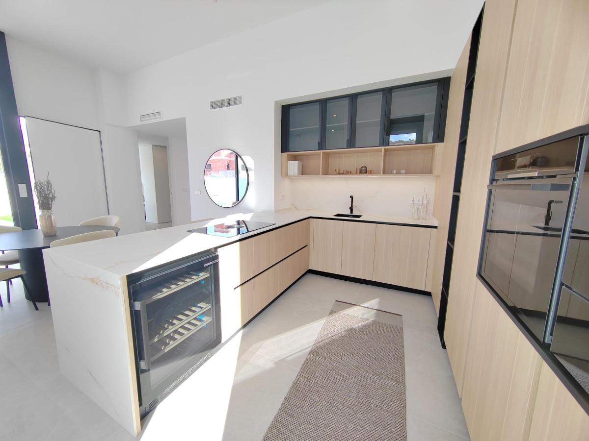 Villa a Ciudad Quesada, Alicante, Spagna 4 camere da letto, 275 mq. N° 100051
