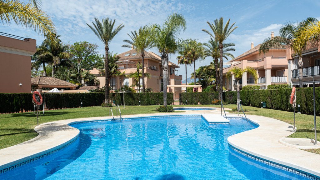 Apartamento en Marbella, Málaga, España 3 dormitorios, 231 m2 No. 93104