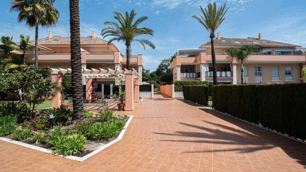 Apartamento en Marbella, Málaga, España 3 dormitorios, 231 m2 No. 93104