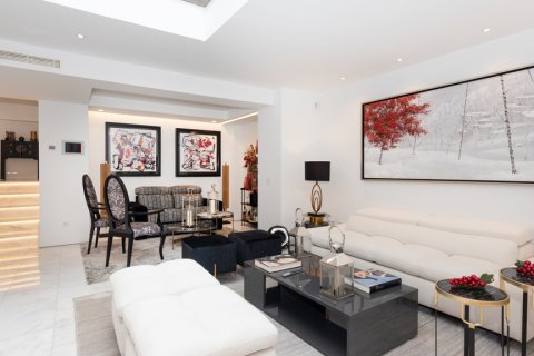 Wohnung in Madrid, Spanien 2 Schlafzimmer, 220 m2 Nr. 106603