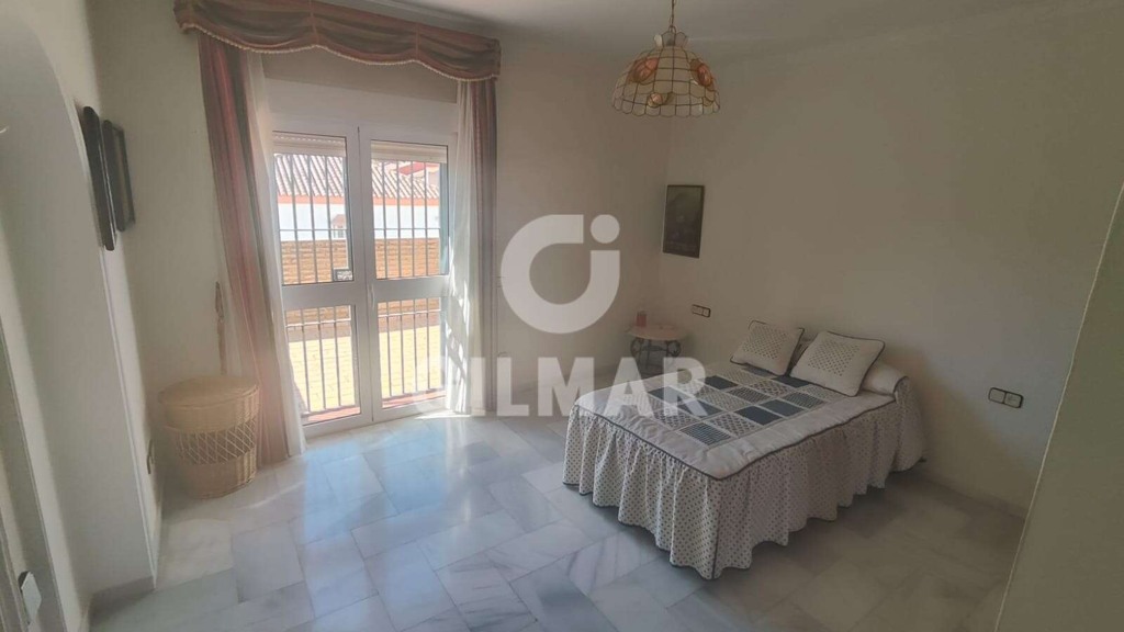 Casa adosada en El Puerto de Santa María, Cádiz, España 5 dormitorios, 400 m2 No. 106873
