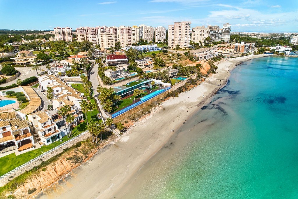 Huvila Dehesa De Campoamor, Alicante, Espanja 4 makuuhuonetta, 350 m2 No. 87409