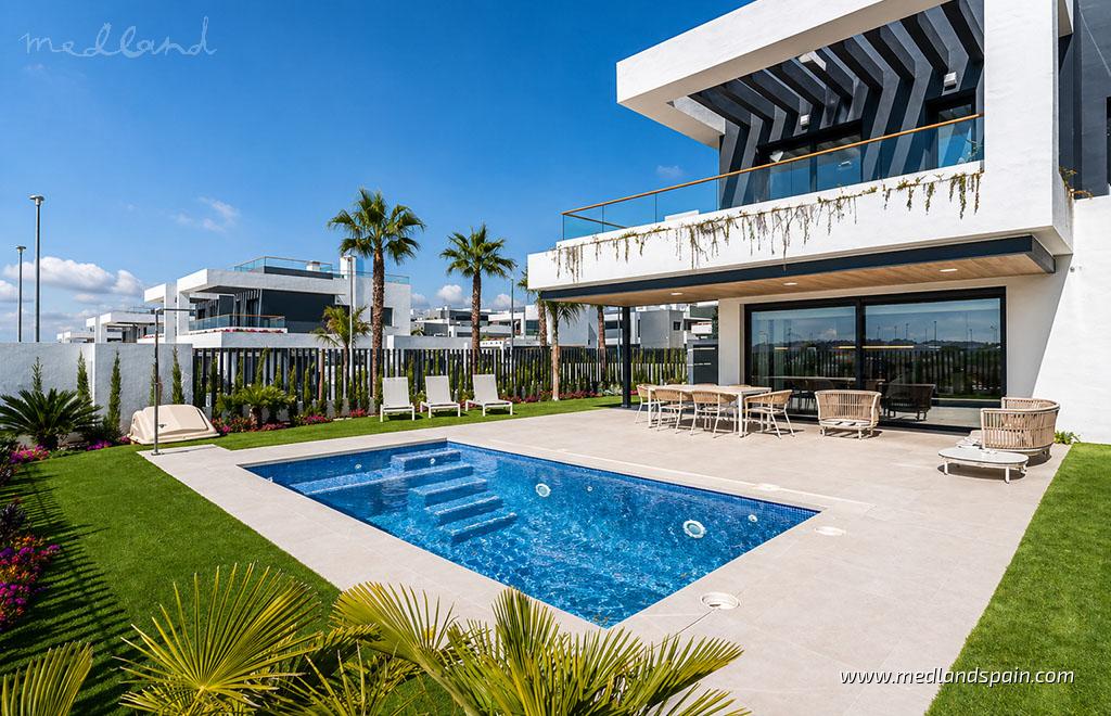 Villa à Torrevieja, Alicante, Espagne 3 chambres, 122 m2 No. 104989