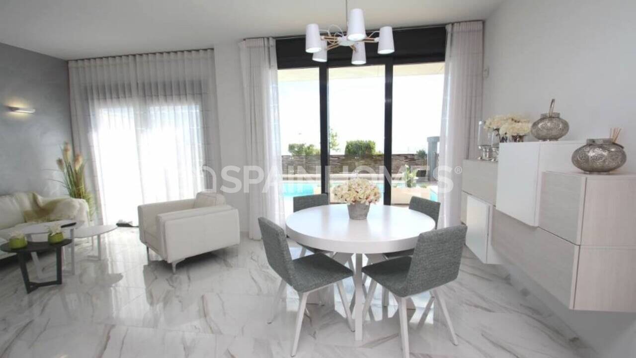 Huvila San Miguel de Salinas, Alicante, Espanja 3 makuuhuonetta, 144 m2 No. 48775