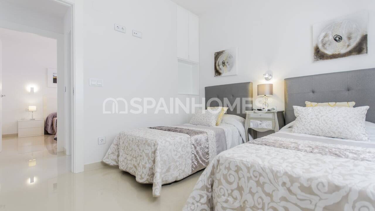 Huvila San Miguel de Salinas, Alicante, Espanja 3 makuuhuonetta, 144 m2 No. 48775