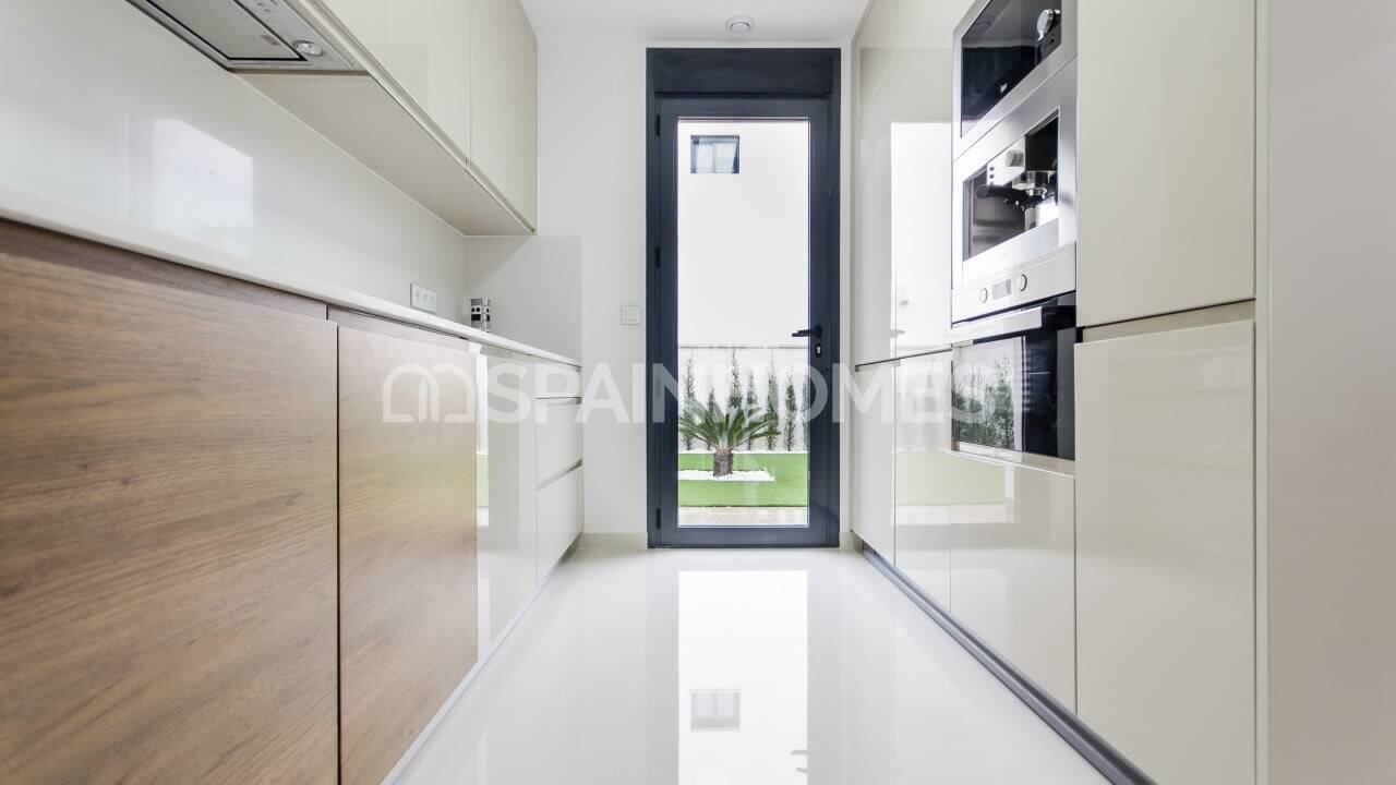 Huvila San Miguel de Salinas, Alicante, Espanja 3 makuuhuonetta, 144 m2 No. 48775