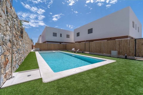 Villa à Orihuela, Alicante, Espagne 2 chambres, 93 m2 No. 112315