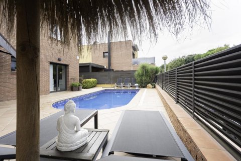 Māja Lloret de Mar, Girona, Spānijā 4 istabas, 241 m2 Nr. 23028