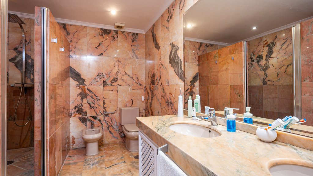 Apartamento en Marbella, Málaga, España 3 dormitorios, 83 m2 No. 106731