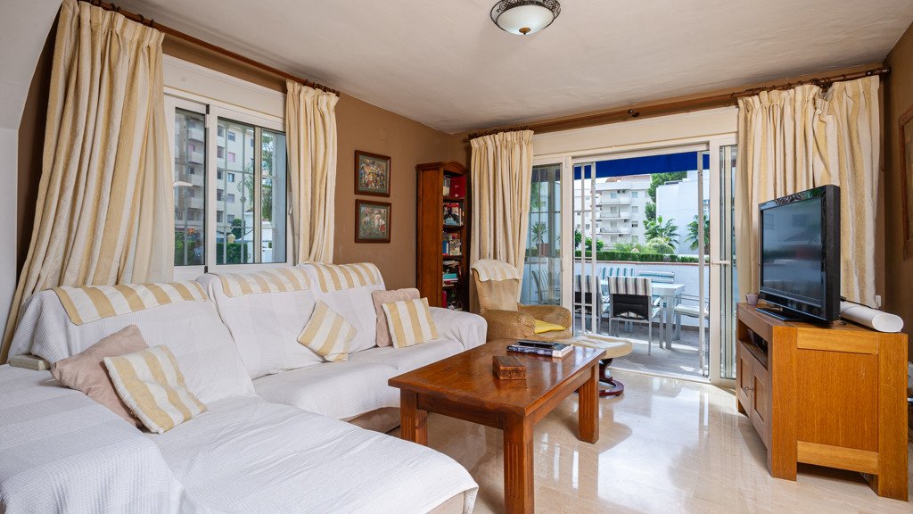 Apartamento en Marbella, Málaga, España 3 dormitorios, 83 m2 No. 106731