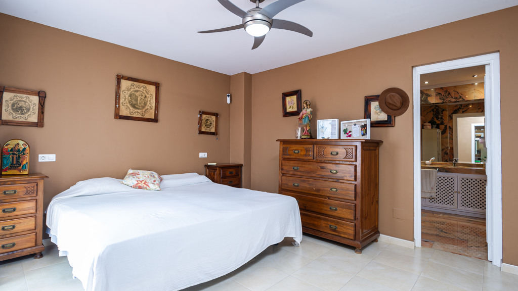 Apartamento en Marbella, Málaga, España 3 dormitorios, 83 m2 No. 106731