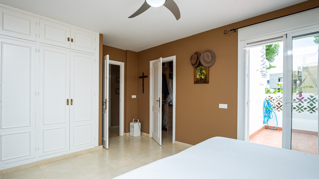 Apartamento en Marbella, Málaga, España 3 dormitorios, 83 m2 No. 106731