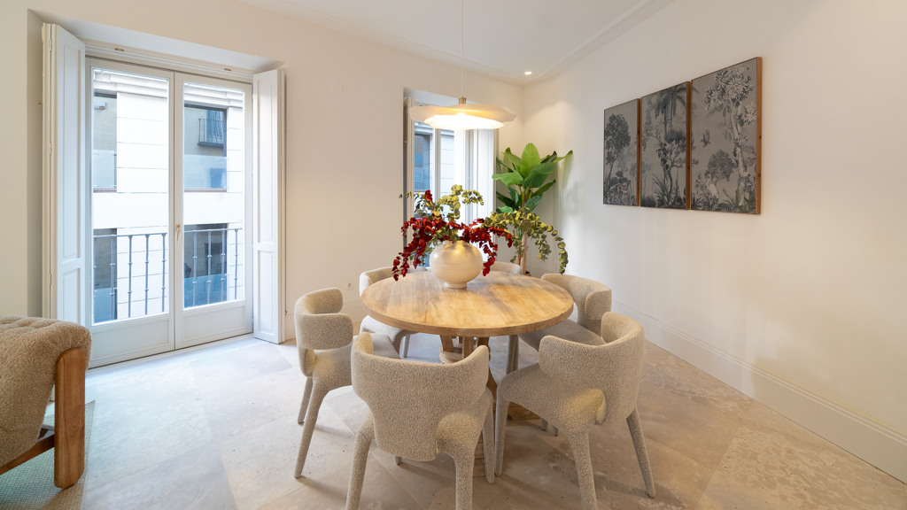 Huoneisto Madrid, Espanja 3 makuuhuonetta, 164 m2 No. 100064