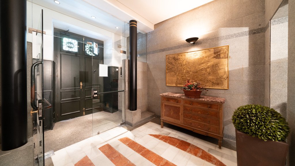 Huoneisto Madrid, Espanja 3 makuuhuonetta, 164 m2 No. 100064