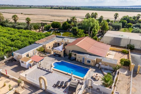 Finca a Los Montesinos, Alicante, Spagna 3 camere da letto, 382 mq. N° 81533