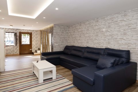 Kaupunkipientalo Fuengirola, Malaga, Espanja 2 makuuhuonetta, 84.96 m2 No. 117438