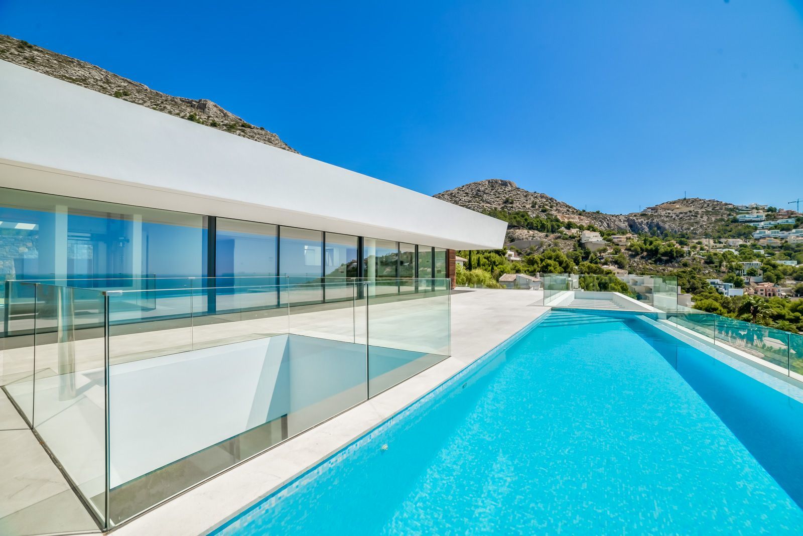 Villa à Altea, Alicante, Espagne 5 chambres, 750 m2 No. 95450