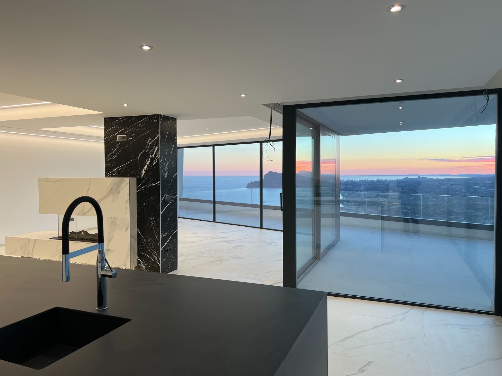 Villa i Altea, Alicante, Spanien 4 sovrum, 500 kvm. Nr. 97426