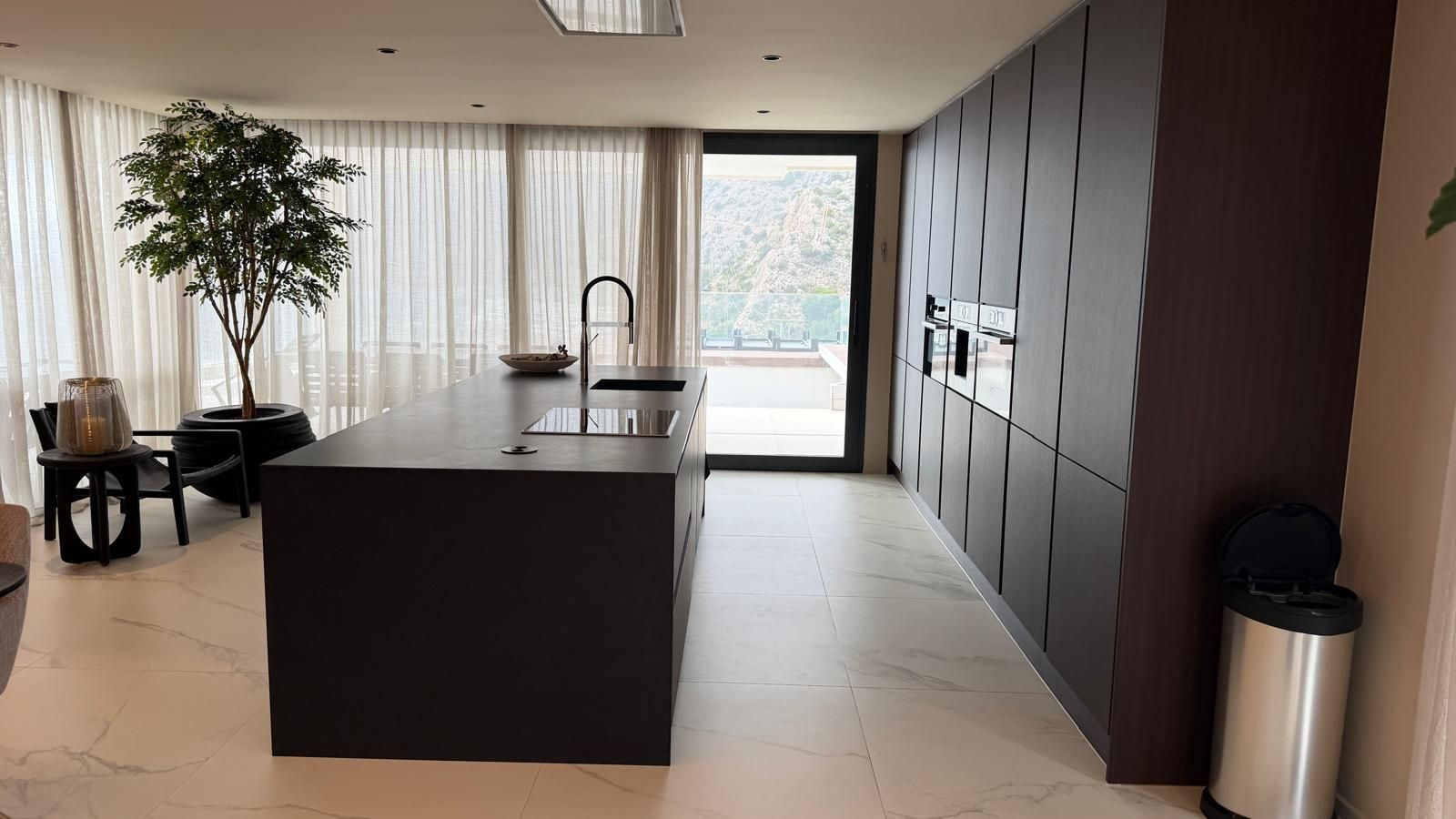 Villa i Altea, Alicante, Spanien 4 sovrum, 500 kvm. Nr. 97426