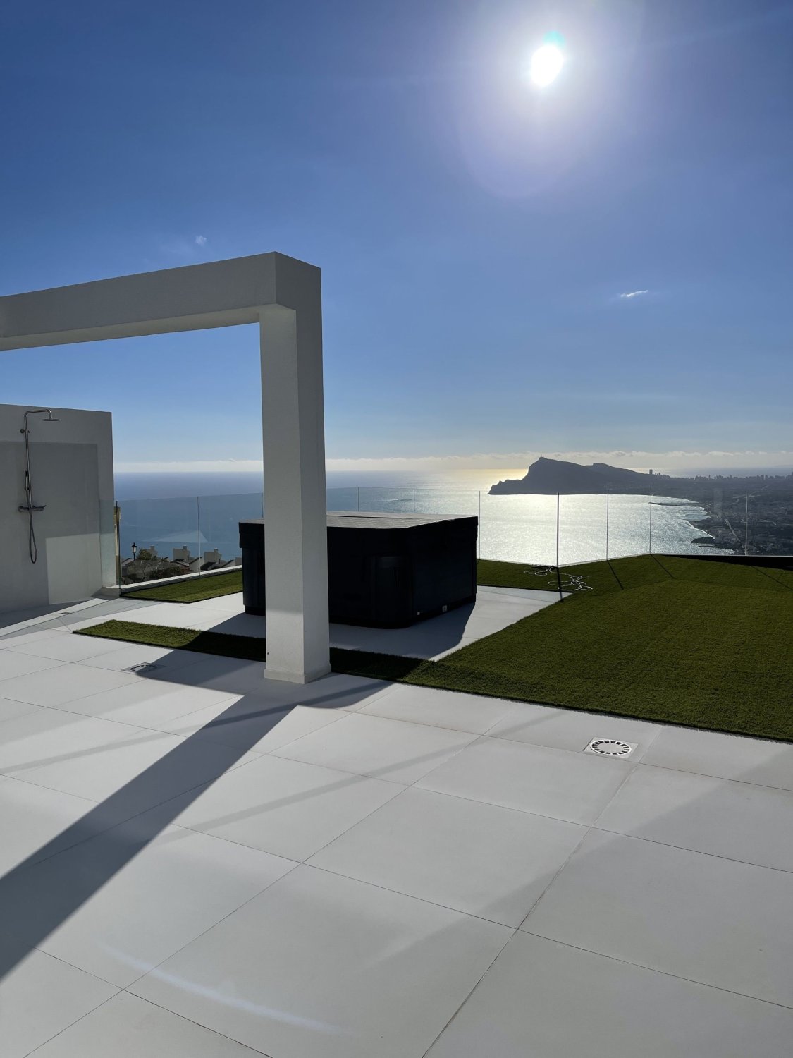 Villa i Altea, Alicante, Spanien 4 sovrum, 500 kvm. Nr. 97426
