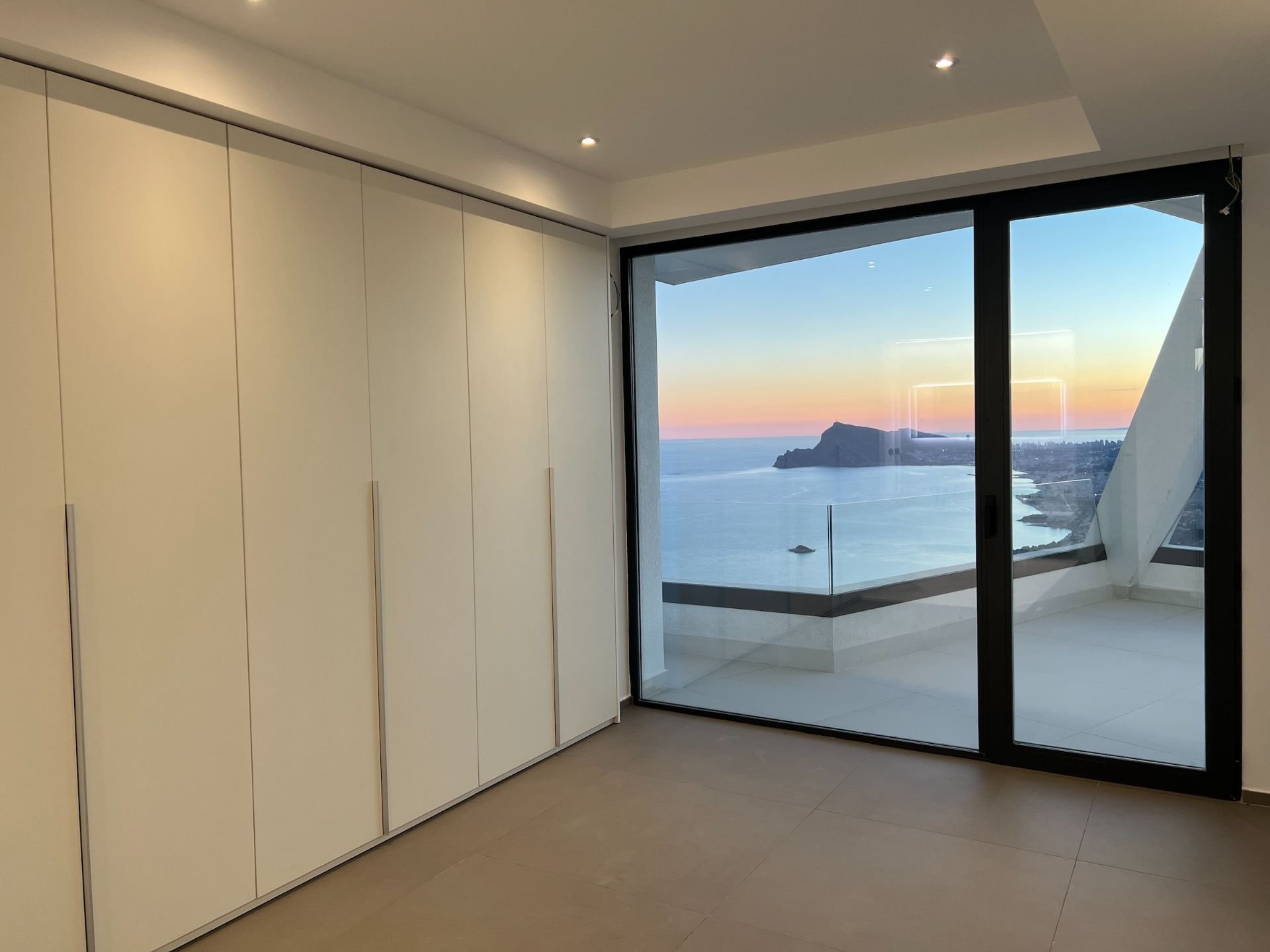 Villa i Altea, Alicante, Spanien 4 sovrum, 500 kvm. Nr. 97426