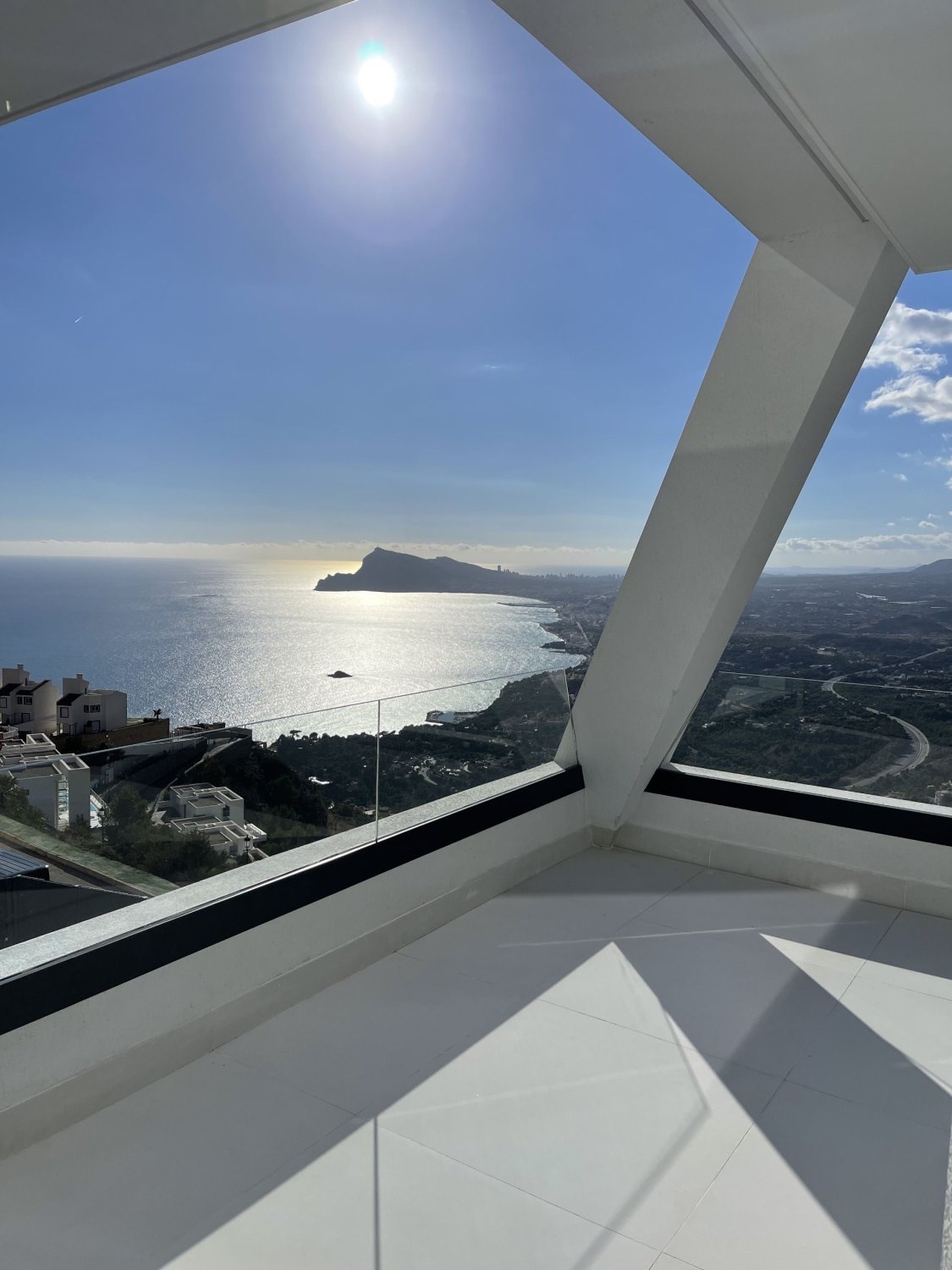 Villa i Altea, Alicante, Spanien 4 sovrum, 500 kvm. Nr. 97426