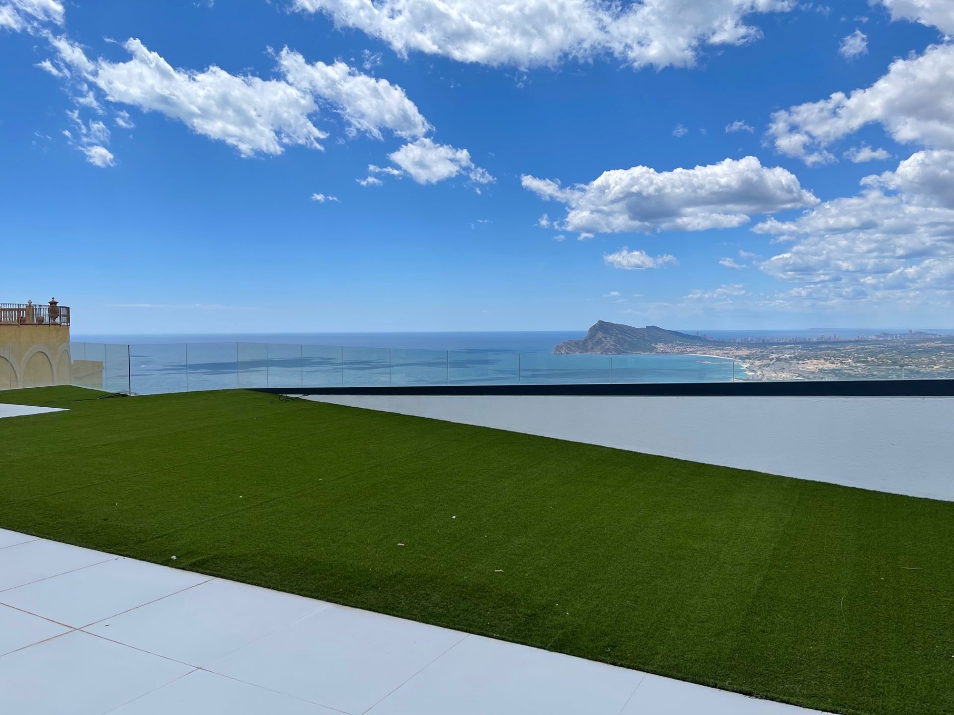 Villa i Altea, Alicante, Spanien 4 sovrum, 500 kvm. Nr. 97426