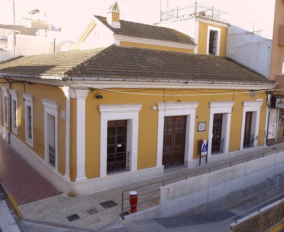 Bungalow in Guardamar del Segura, Alicante, Spain 4 bedrooms, 101 sq.m. No. 92113