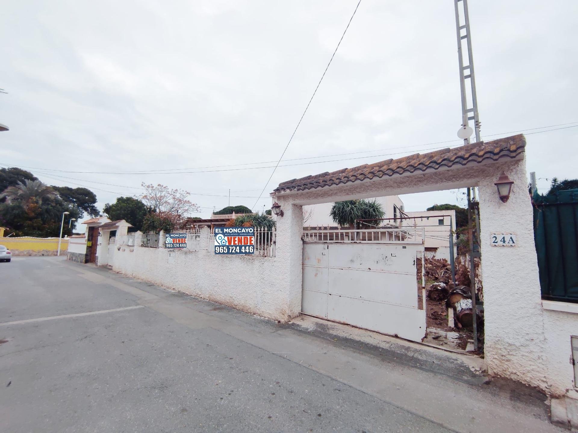 Bungalow in Guardamar del Segura, Alicante, Spain 4 bedrooms, 101 sq.m. No. 92113