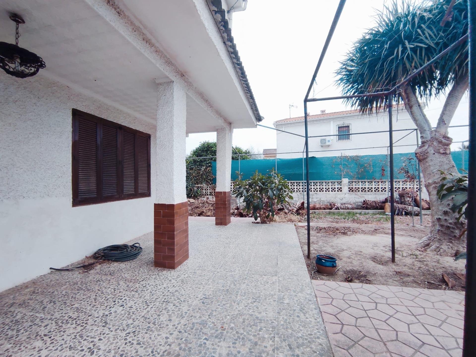 Bungalow in Guardamar del Segura, Alicante, Spain 4 bedrooms, 101 sq.m. No. 92113