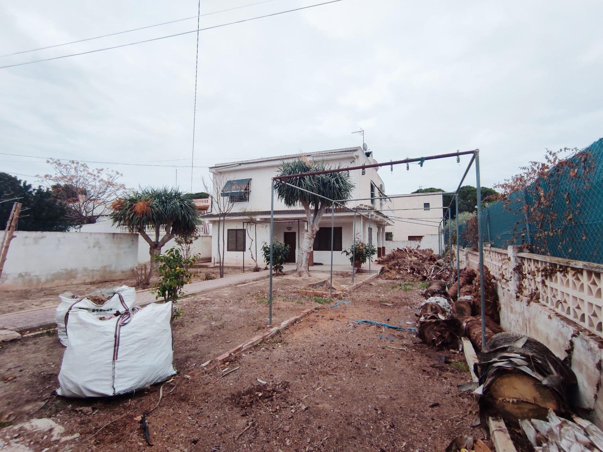 Bungalow in Guardamar del Segura, Alicante, Spain 4 bedrooms, 101 sq.m. No. 92113