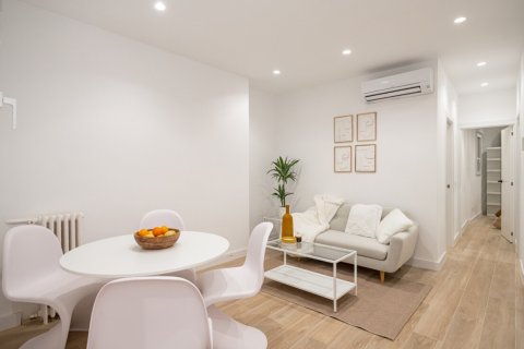 Wohnung in Madrid, Spanien 2 Schlafzimmer, 70 m2 Nr. 91365